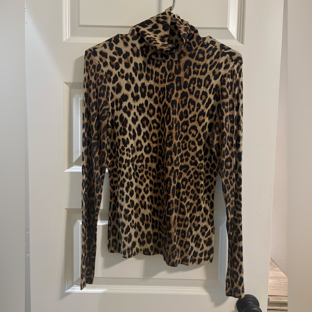 H&M Leopard Print Long Sleeve Top
